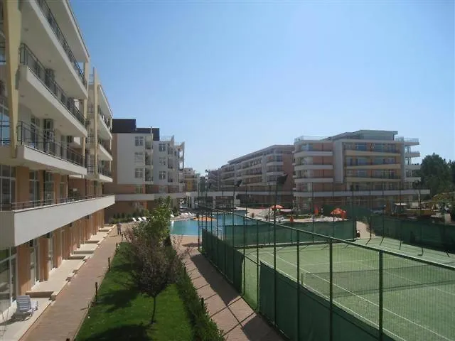 Grand кameliq - Morski Briz ساني بيتش