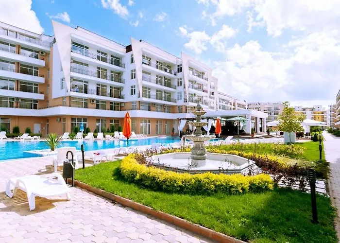 Grand кameliq - Morski Briz ساني بيتش